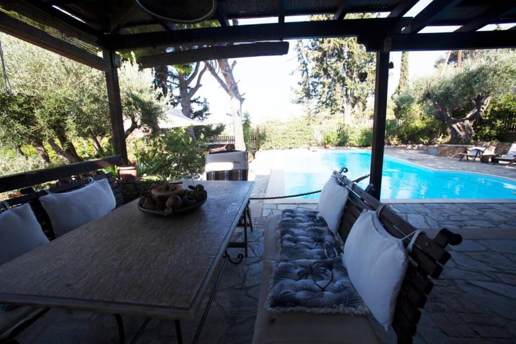Villa Eleni ซูนิโอ ภายนอก รูปภาพ